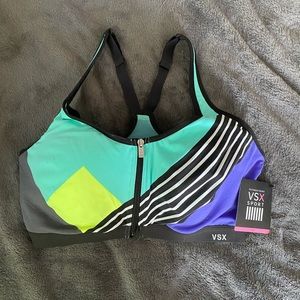 Victoria’s Secret Front Close Sports Bra Knockout